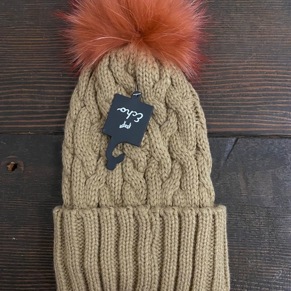 Echo New York Cable Knit Fur Pom Hat NWT OS - Picture 3 of 5
